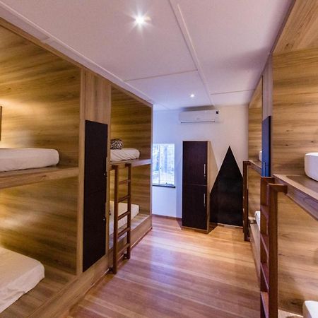 Хостел Back2Roots Backpackers Виндхук Экстерьер фото