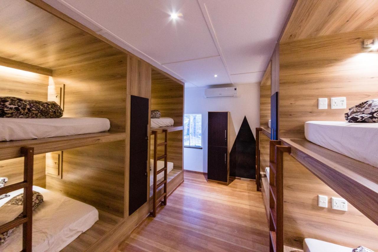 Хостел Back2Roots Backpackers Виндхук Экстерьер фото